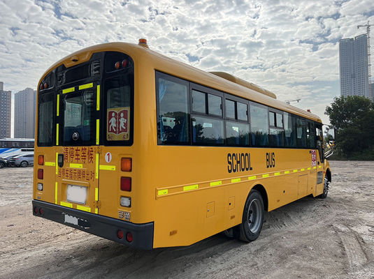 اتوبوس های مدرسه ای با 52 صندلی برای حمل و نقل دانش آموزان