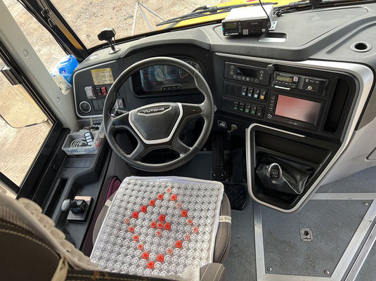 اتوبوس های مدرسه ای با 52 صندلی برای حمل و نقل دانش آموزان