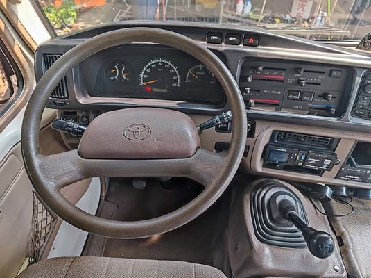 20 صندلی استفاده شده تویوتا اتوبوس 120 Km / H LHD استفاده شده اتوبوس راننده چپ