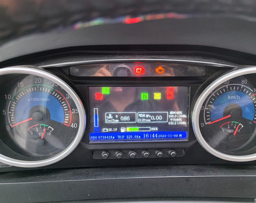 48 صندلی کوچ بلند با حداکثر سرعت 100 کیلومتر در ساعت و انتقال دستی مدل مورد استفاده