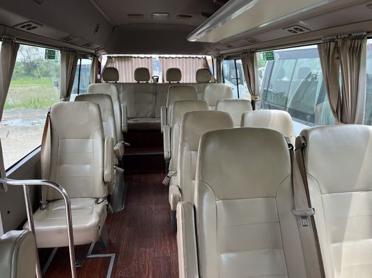اتوبوس دست دوم دیزلی 18 نفره با 180000 کیلومتر کارکرد و 1 درب گلدن دراگون