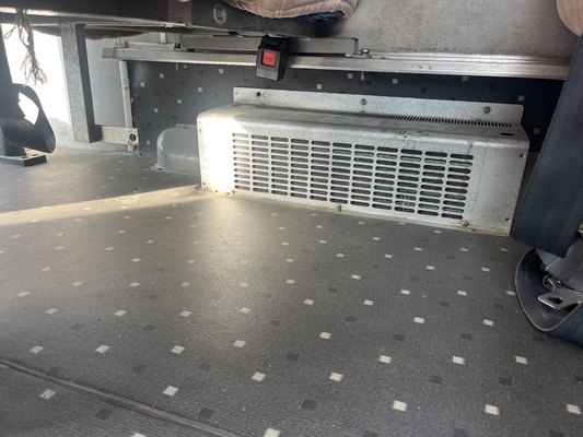 اتوبوس زرد کینگ لانگ استفاده شده: چیدمان 63 صندلی، موتور یوچای و گیربکس دستی