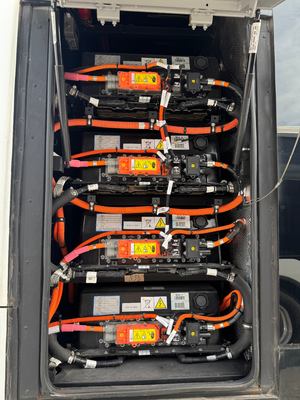 یک اتوبوس شَن‌لُنگ 10 متری 36 نفره دست دوم